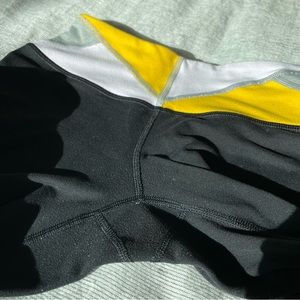 Lululemon cropped leggings with printed waistband